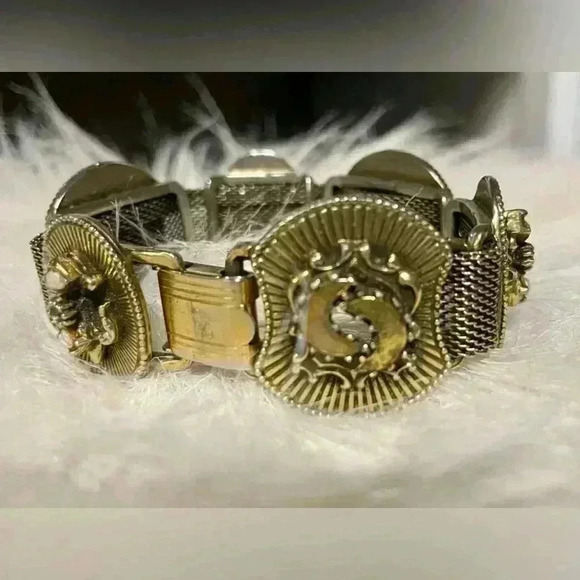 Vintage Clasp Bracelet - Picture 3 of 6